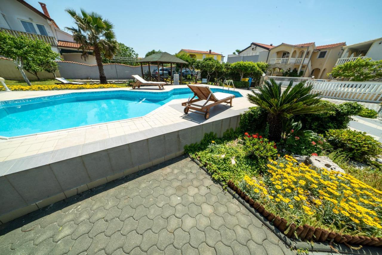 Villa Lulic Вир Экстерьер фото