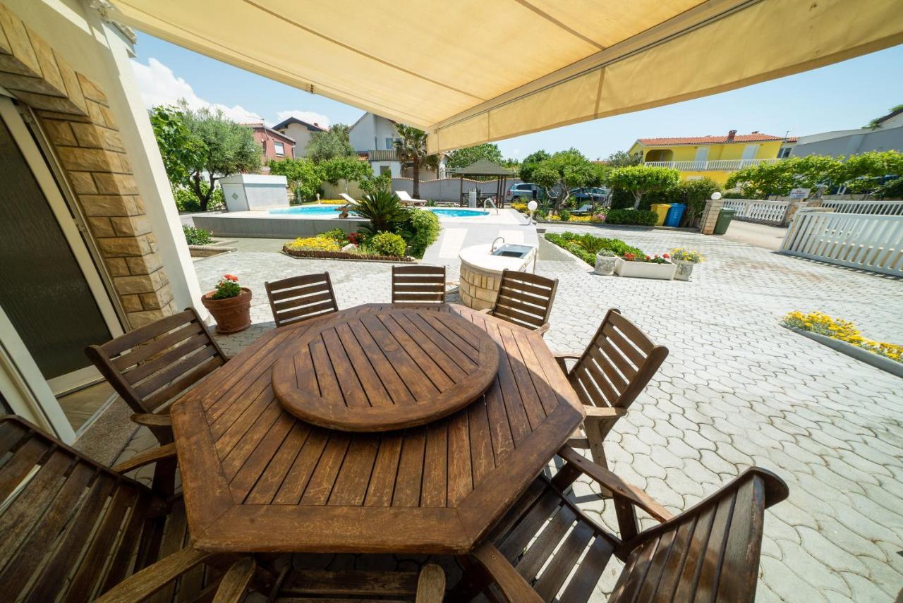 Villa Lulic Вир Экстерьер фото