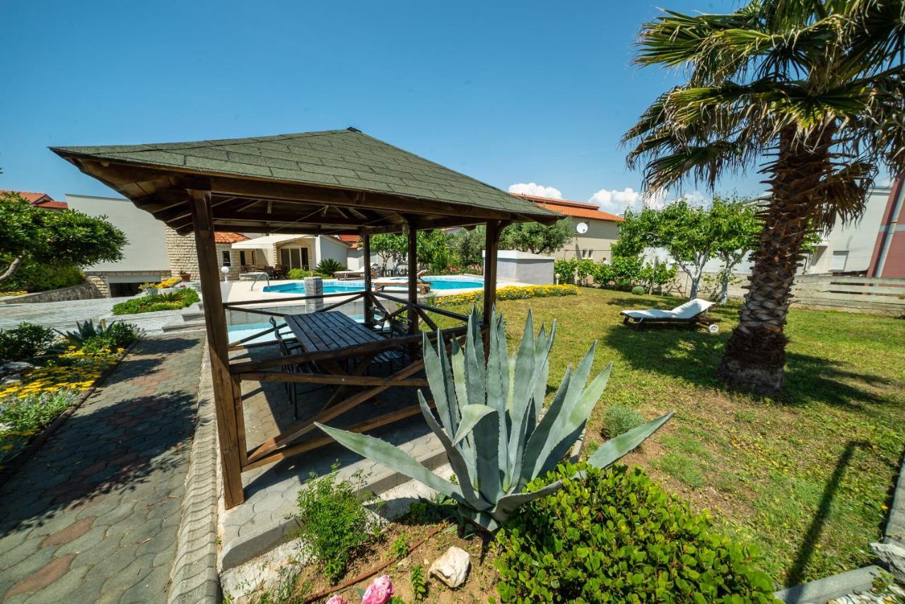 Villa Lulic Вир Экстерьер фото