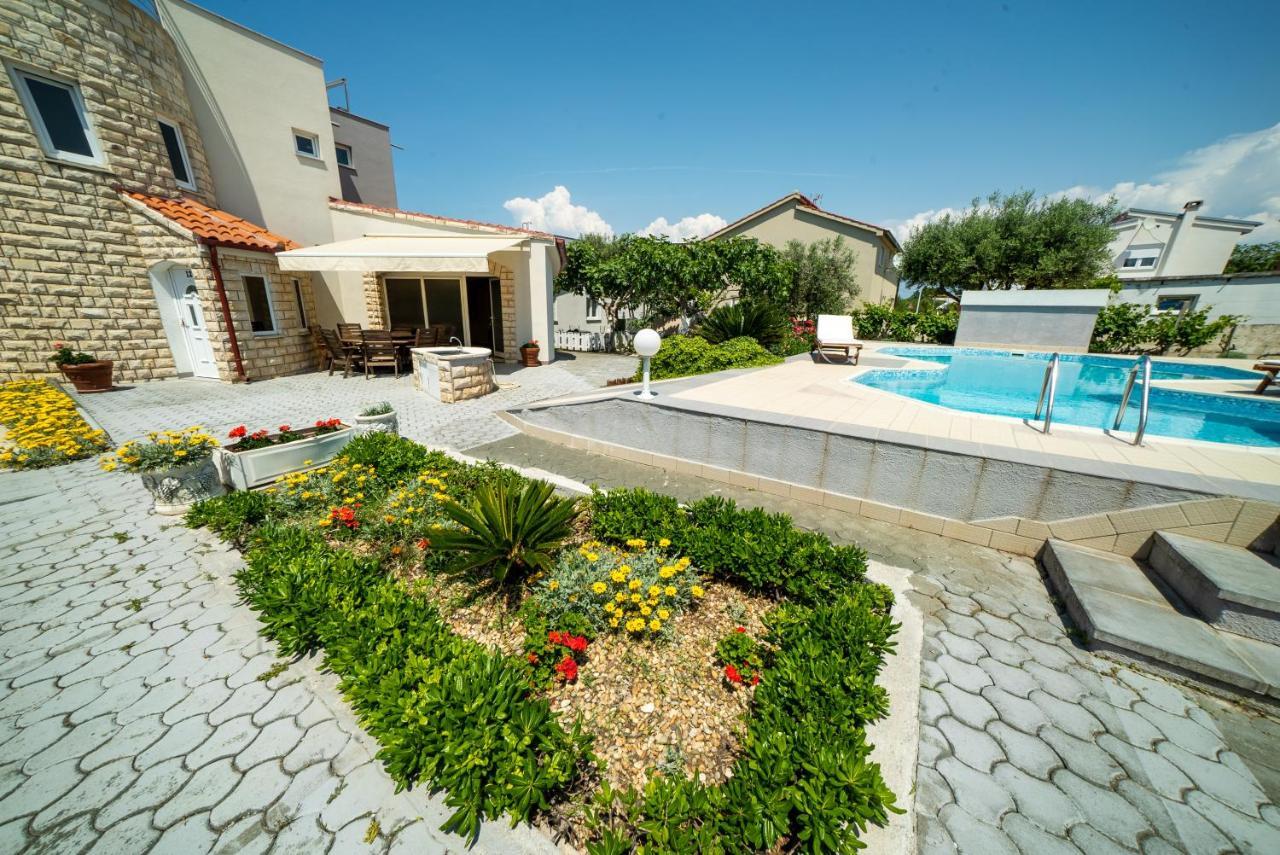 Villa Lulic Вир Экстерьер фото