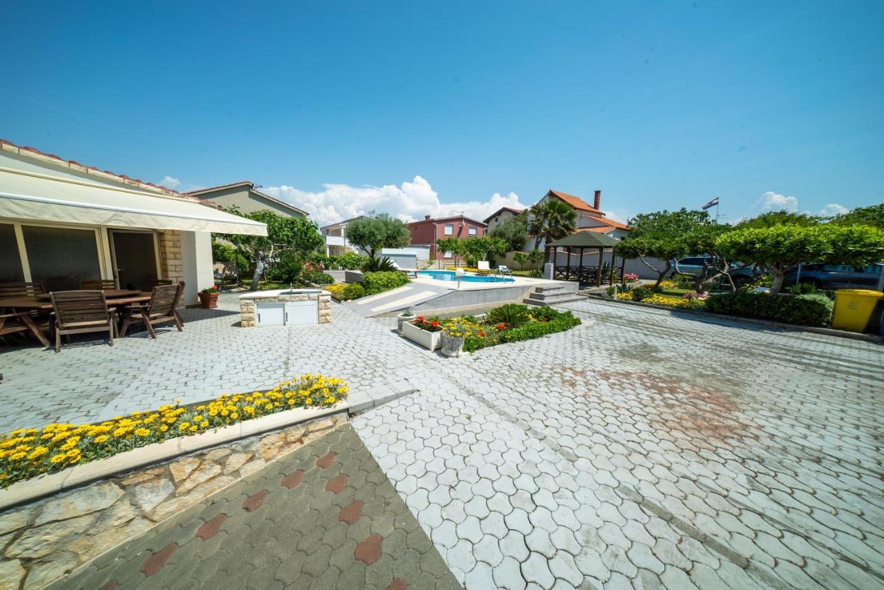 Villa Lulic Вир Экстерьер фото